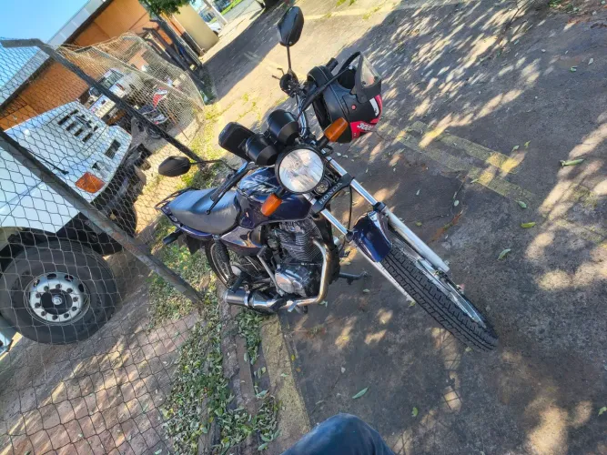 Vendo Titan 230 ou troco por algo do meu interesse 