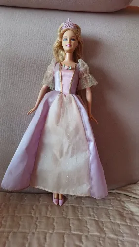 BARBIE RAPUNZEL - COLECIONÁVEL
