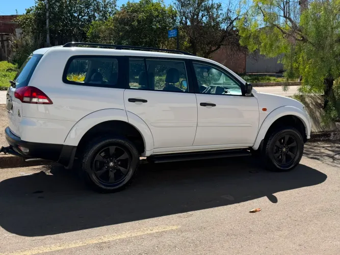Mitsubishi Pajero Dakar 3.2 4X4 T.i. Dies. 5P Aut. 2015