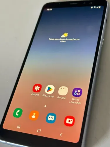 Galaxy a8+<br>64gb<br>4gb ram<br>Android 9<br>Único defeito é a traseira trincada a8