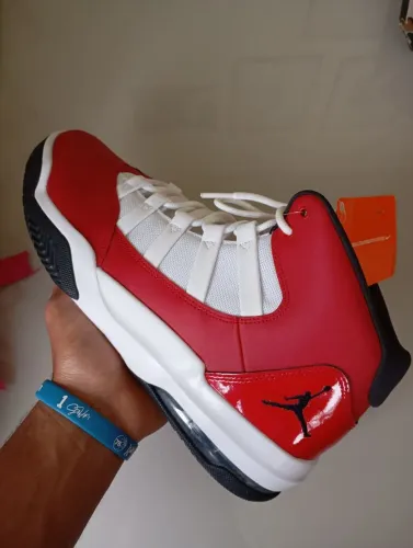 Air Jordan max aura novo original tamanho 43/11us