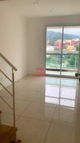 Cobertura com 3 Quartos no Pechincha.