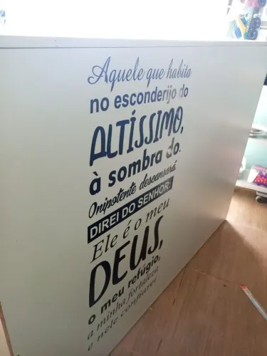 Dois móveis