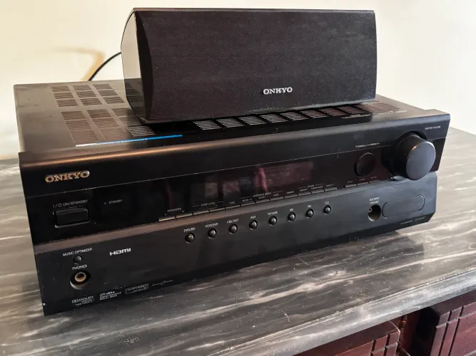 Onkyo HT-R370 receiver AV de 7.2 canais 