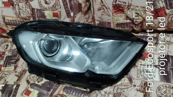 Farol direito Ford Ecosport 18/ 21 com projetor e led