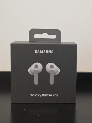 Samsung Galaxy Buds4 Pro Branco Novo, Lacrado Nota fiscal e garantia pela Samsung. 