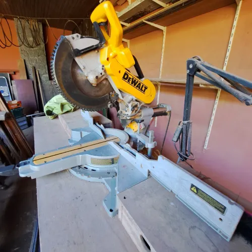 Esquadrejadeira telescópica  DeWalt 