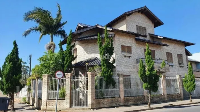 Casa à venda Rua Doutor Décio Martins Costa, Vila Eunice Nova - Cachoeirinha