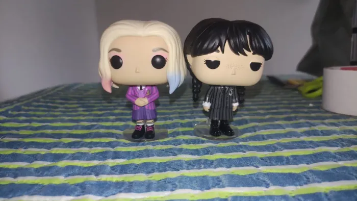 Funko pop Wandinha e Enid 