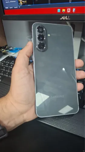 Vendo celular semi novo Samsung a 56