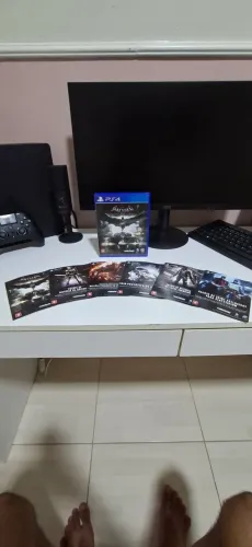 Batman Arkham Knight - PS4 + encartes