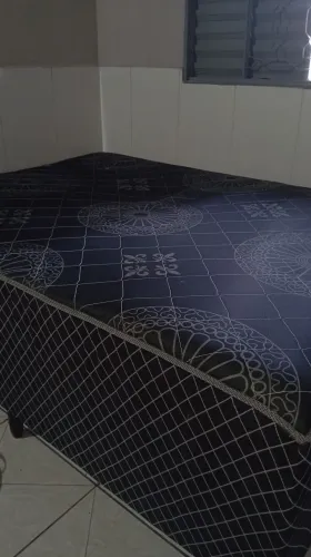 Vendo cama box semi nova, usada apenas por 3 meses 