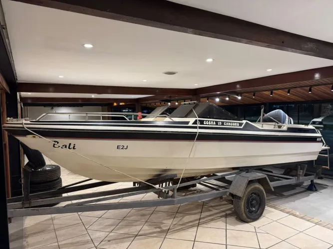 LANCHA 8 LUGARES MOTOR YAHAMA 150HP