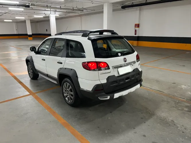 Fiat Palio Weekend Adventure Locker 1.8 Flex 2015