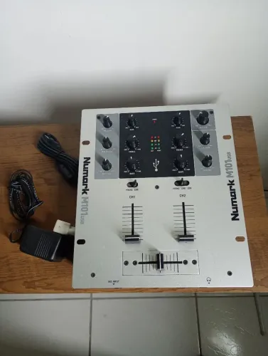 Mixer Dj Numark M101 USB