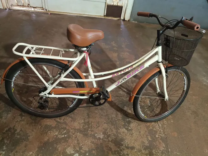 Vendo bicicleta semi nova usei pouquíssimas vezes.
