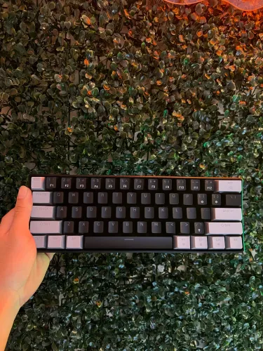 Teclado gamer mecânico phantom RGB 
