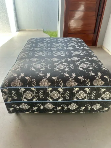 Vendo Cama Box Casal em Bom Estado