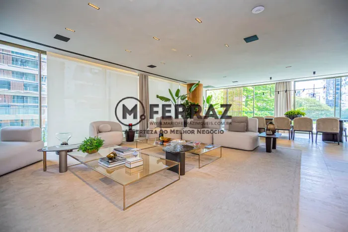 Apartamento Decorado à Venda no Figueira Leopoldo - Itaim Bibi
