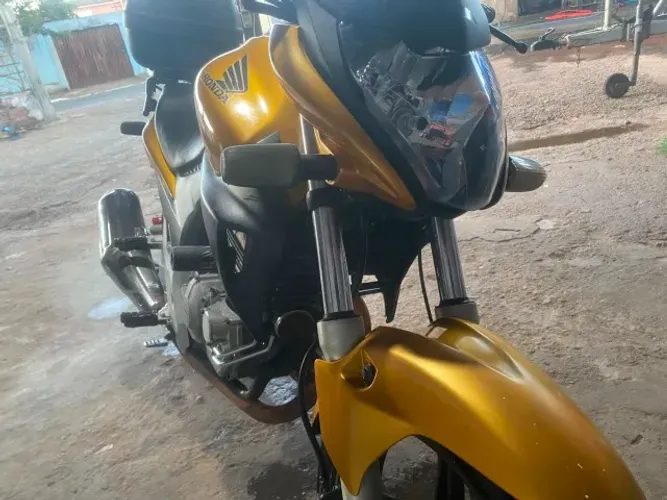 CB 300