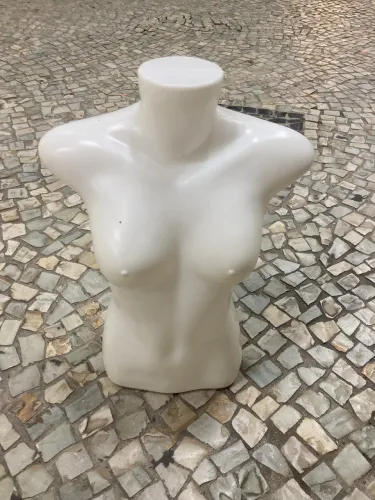 Manequim Busto em Plástico