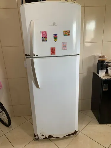 Geladeira para retirar peça ou consertar