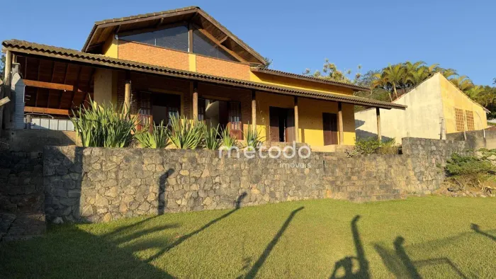 Chácara com 3 quartos à venda, 1047 m² por R$ 995.000 - Bairro Jardim Itapema - Guararema/