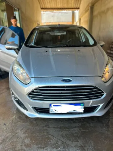 Ford Fiesta 1.6 16V Flex Aut. 5P 2015