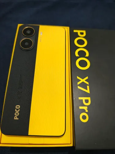 Poço X7 pro dê 256 GB 8 de rá novo sem marca de uso 