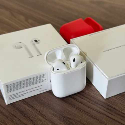 AirPods 2 Original Apple com Caixa + Case Silicone (Detalhe na Bateria)