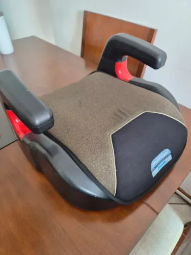 Assento de Elevação Burigotto Protege 15 a 36kg Preto