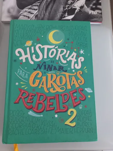 Livro Histórias de ninar para garotas rebeldes 2