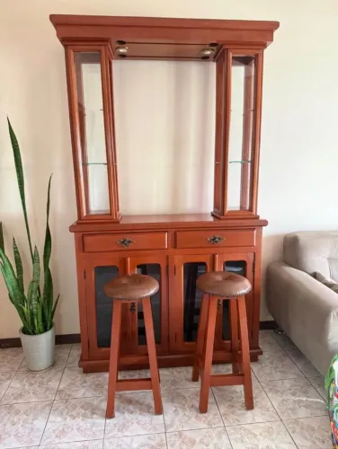 MOVEL BAR PARA SALA COM BANQUETAS