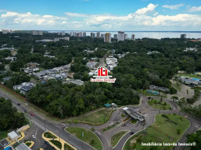 Lote Residencial no Alphaville 1 com 547m² Já limpo e Terraplanado/ ao lado de uma área de