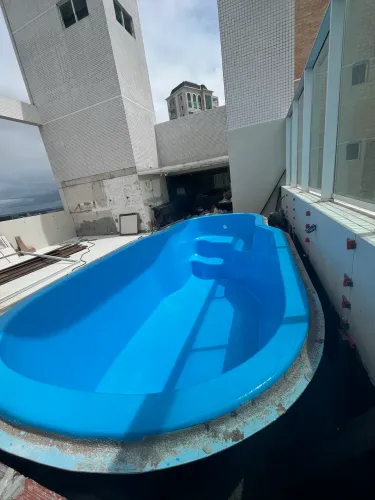 Reparos e pinturas em piscinas de fibra