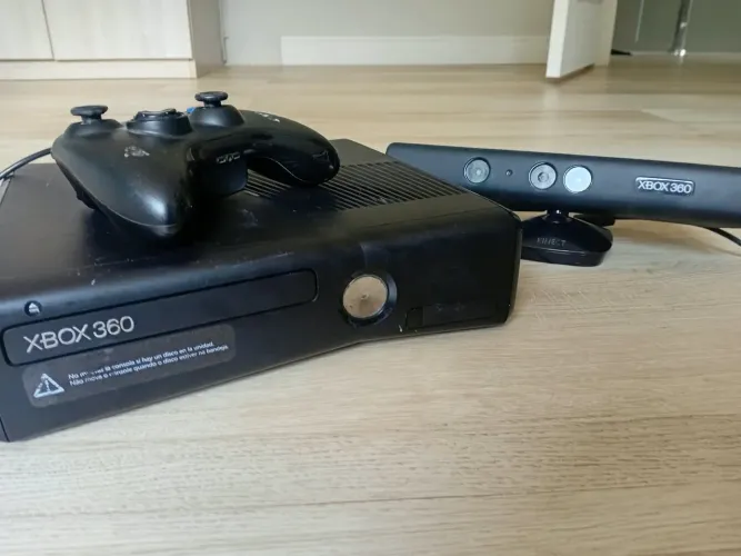 Xbox 360 Slim Desbloqueado + Kinect + 1 Controle (Entrego Niterói ou Rio Bonito)