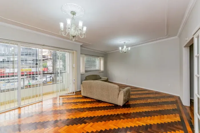 Apartamento para Alugar no bairro Petrópolis com 151m² e 3 dormitórios/quartos.