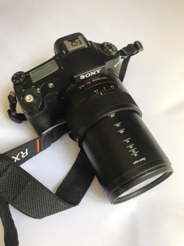 Câmera Sony RX10 II 4k lente zeiss 24/200 com saida pra fone