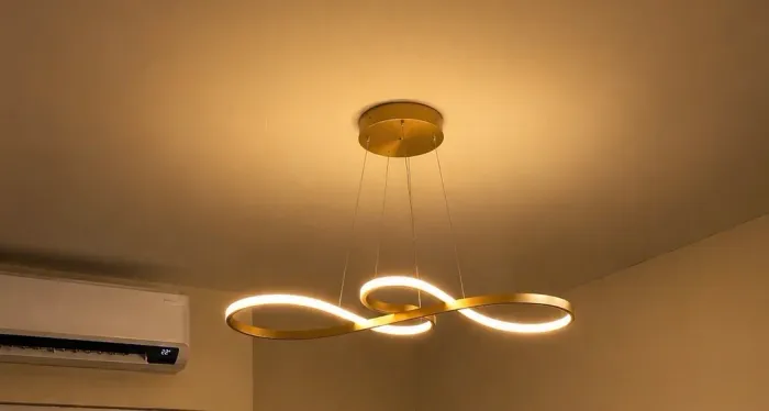 ?Lustre Pendente LED Infinito Dourado 3 Cores - Moderno?
