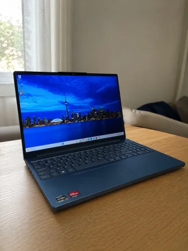 Notebook Lenovo IdeaPad Slim 3 - Ryzen 7 7735HS | 8GB DDR5 | SSD 512GB