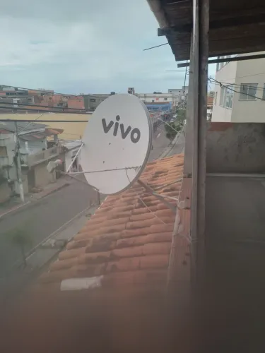 Parabólica vivo são duas mais a o fio de dez metros