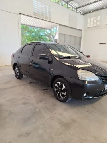 Toyota Etios XS Sedan 1.5 Flex 16V 4P Mec. 2013