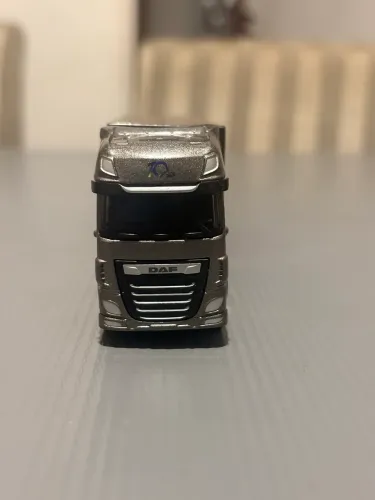 Miniatura Caminhão DAF com Implemento ?10 Anos DAF? Prata - Edição Especial