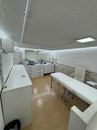 ALUGA-SE SALA COMERCIAL EM CLÍNICA DE ESTÉTICA - ASA NORTE
