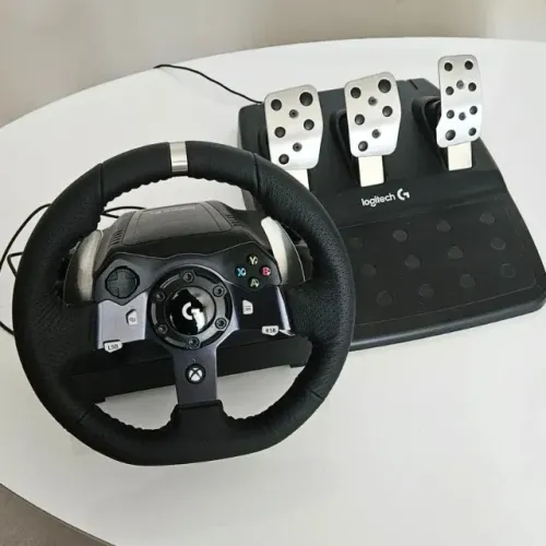 Volante Logitech G920 com pedal