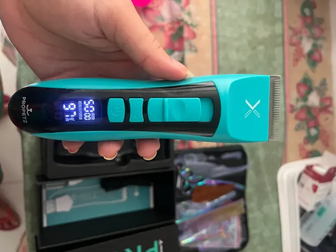 Máquina de tosa mais tesouras