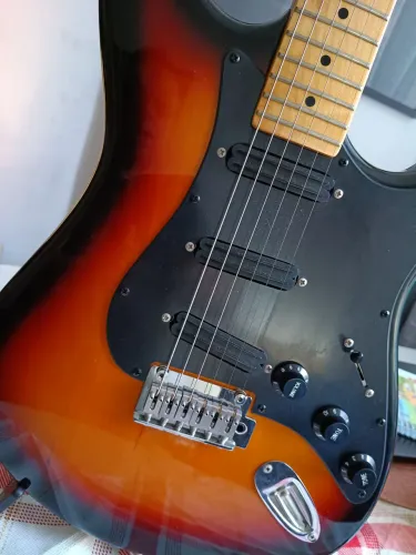 Guitarra Tagima T635 com Trava  e UP Grades 