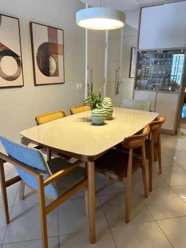 Mesa de Jantar Lala Abracasa (sem cadeiras)