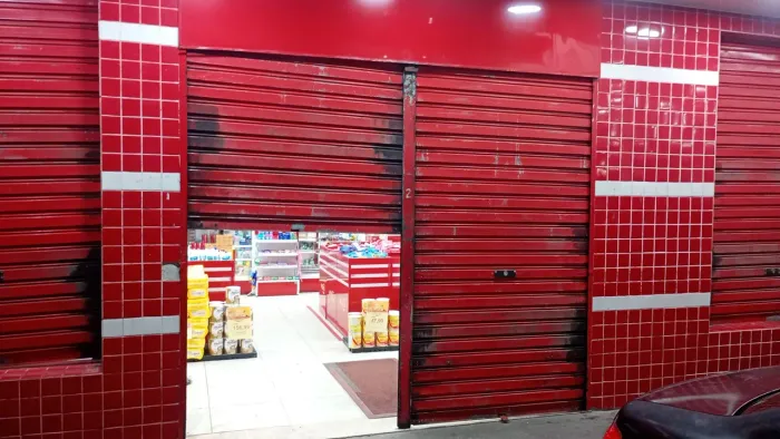 Portas de enrolar automática e manuais