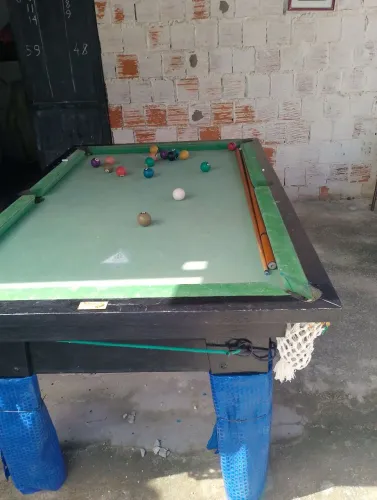 Vende-se mesa de sinuca